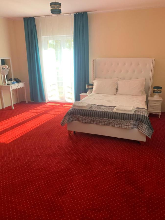 Hotel I Restauracja Admiral Легница Экстерьер фото