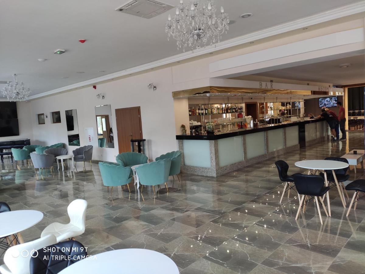 Hotel I Restauracja Admiral Легница Экстерьер фото