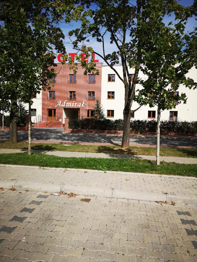 Hotel I Restauracja Admiral Легница Экстерьер фото